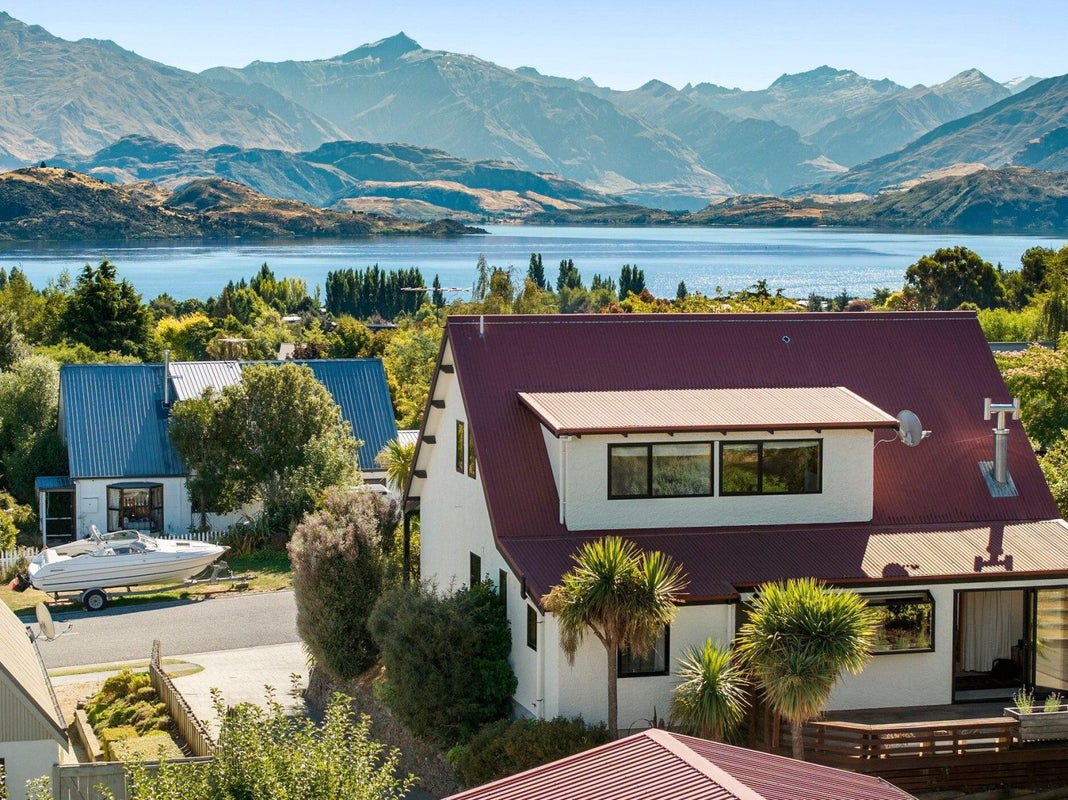 66 Rata Street, Wanaka - Carousel 1