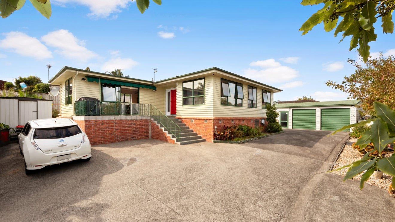 10 Olsen Avenue, Hillsborough, Auckland - Carousel 1