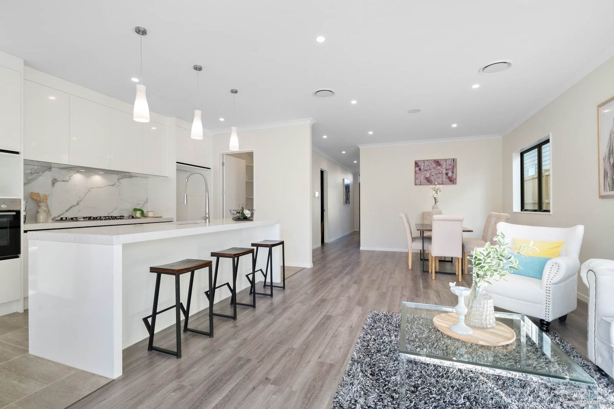 13 Lisnoble Road, Flat Bush, Auckland - Carousel 2