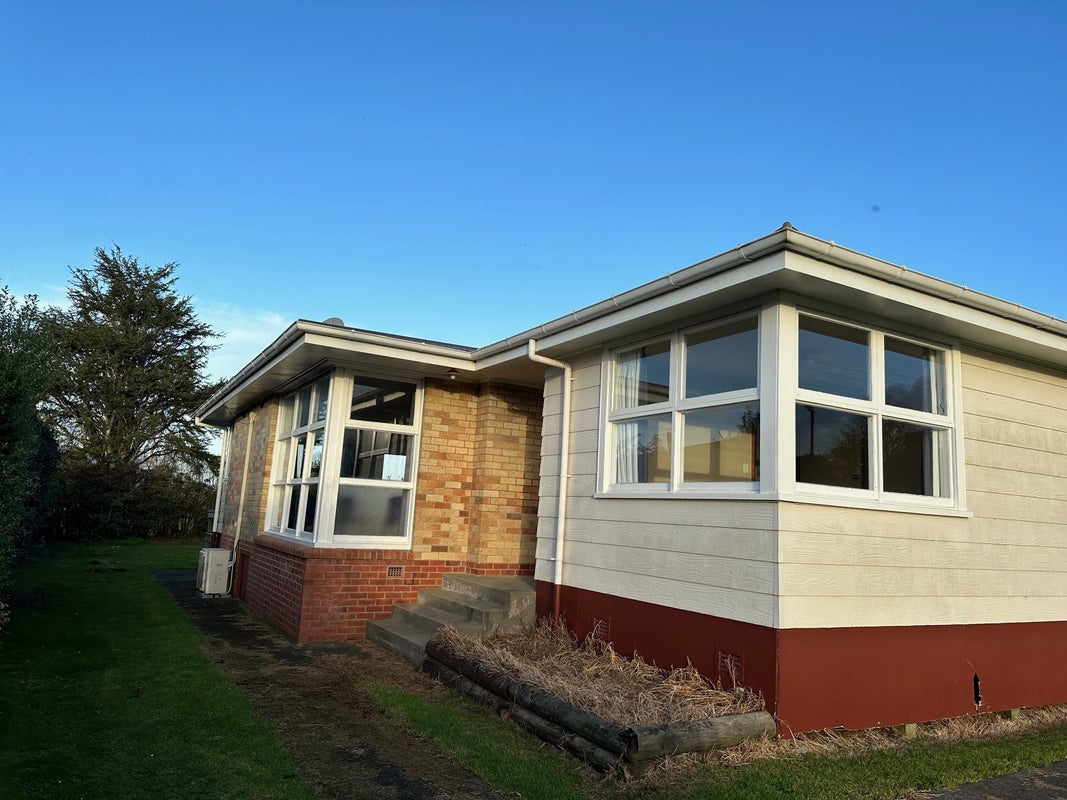 19 Hall Road, Glenfield, Auckland - Carousel 17