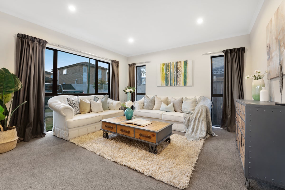 4 Conti Drive, Flat Bush, Auckland - Carousel 2