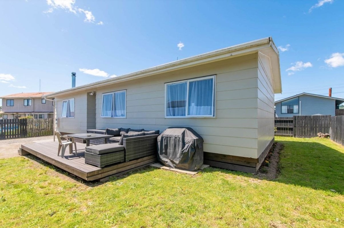 14B Pohutukawa Drive, Owhata, Rotorua - Carousel 1