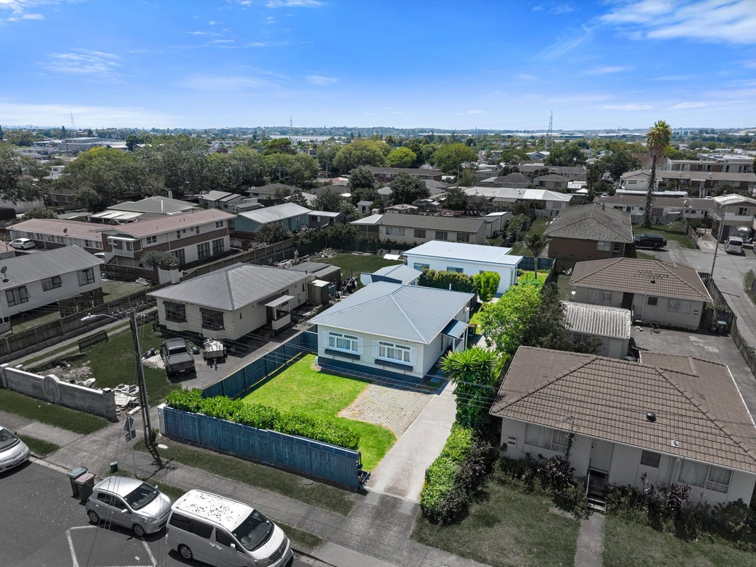 32 Hutton Street, Otahuhu, Auckland - Carousel 1