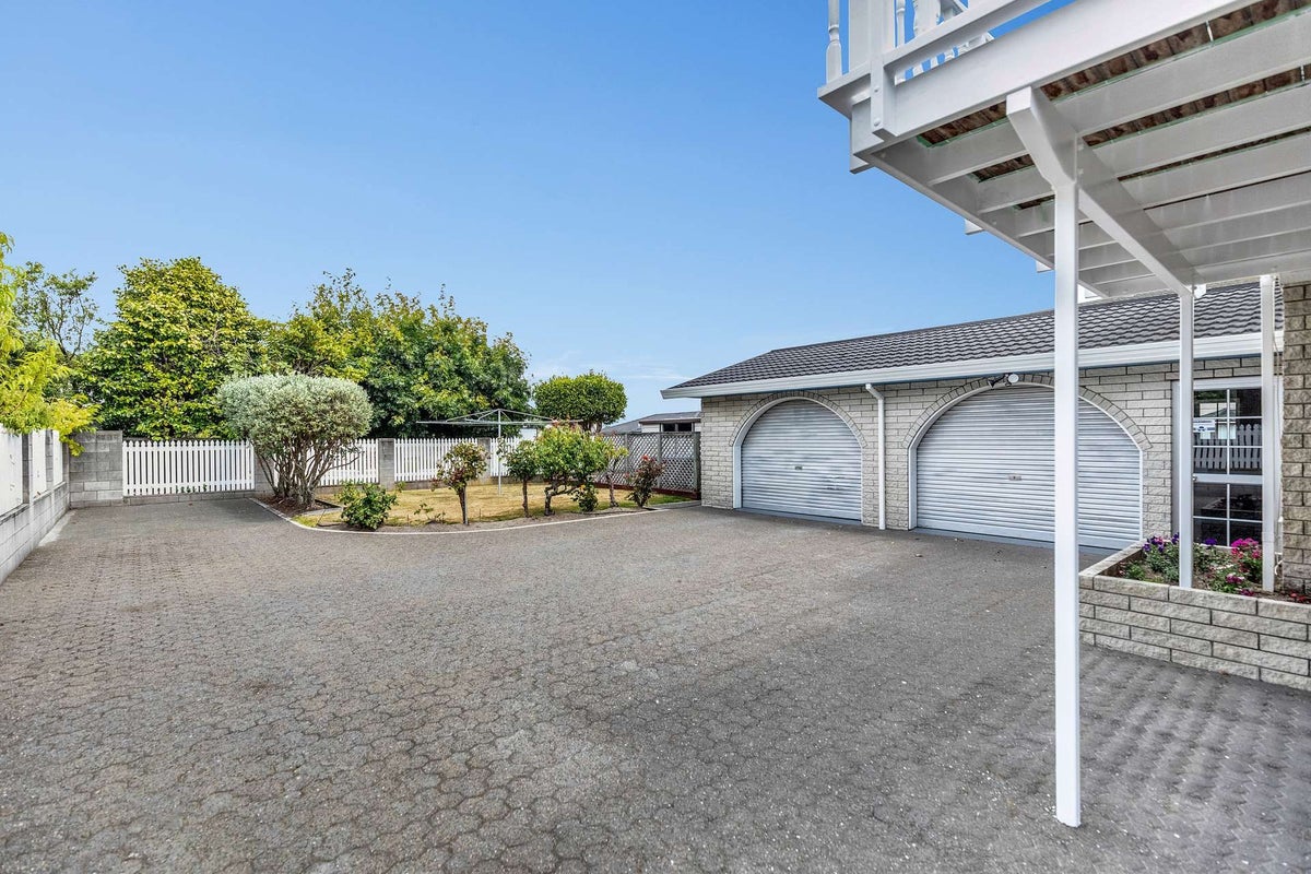 9 Golders Place, Richmond Heights, Taupo - Carousel 2