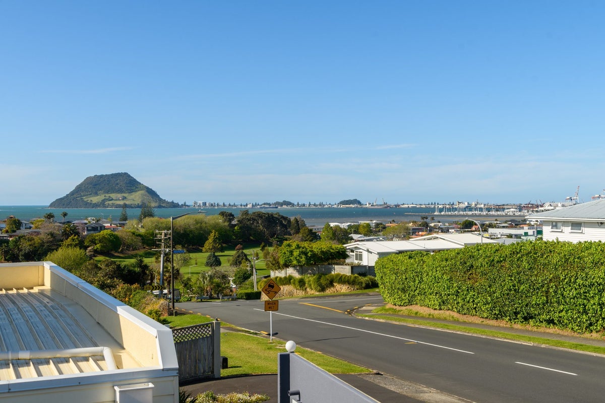 31 Grange Road, Otumoetai, Tauranga - Carousel 1