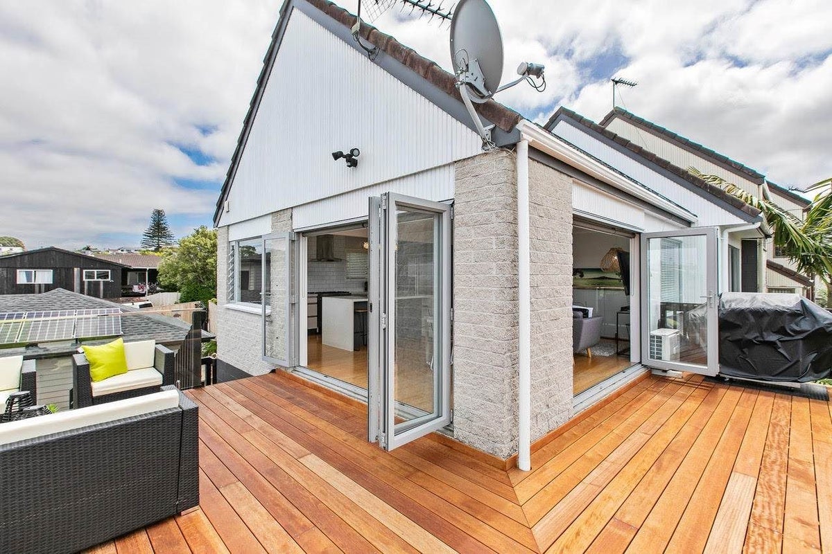 57C Aberdeen Road, Castor Bay, Auckland - Carousel 2