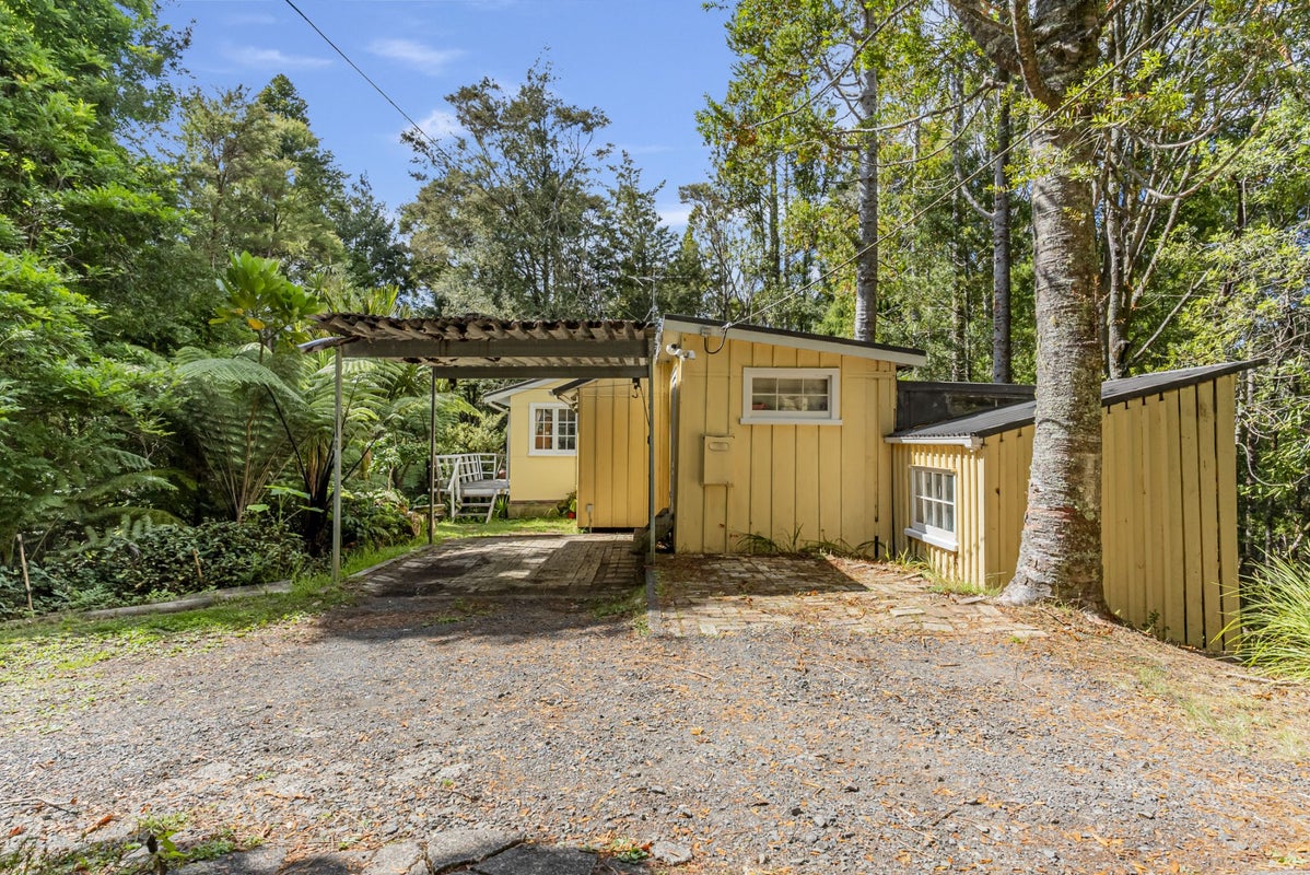 200 Forest Hill Road, Waiatarua, Auckland - Carousel 1