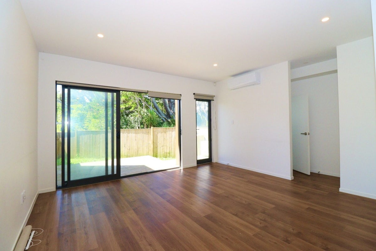 12 Korokio Lane, Henderson, Auckland - Carousel 2
