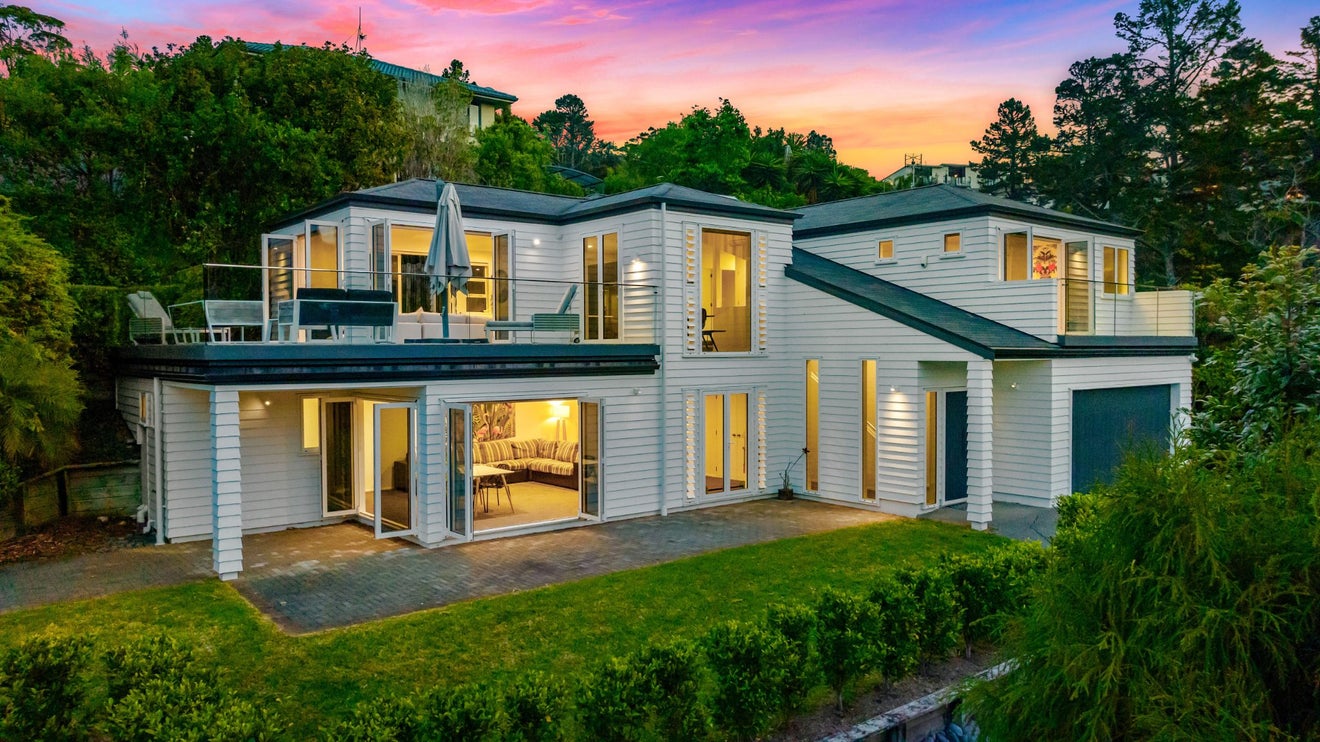 11 Landvale Court, Browns Bay, Auckland - Carousel 1