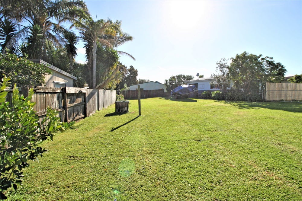 5B Moray Place, Whiritoa, Waihi - Carousel 2