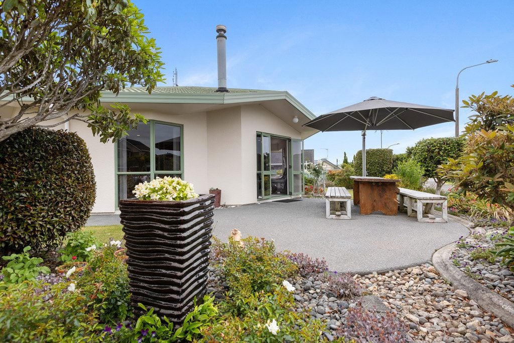 36 Tiverton Crescent, Whalers Gate, New Plymouth - Carousel 1