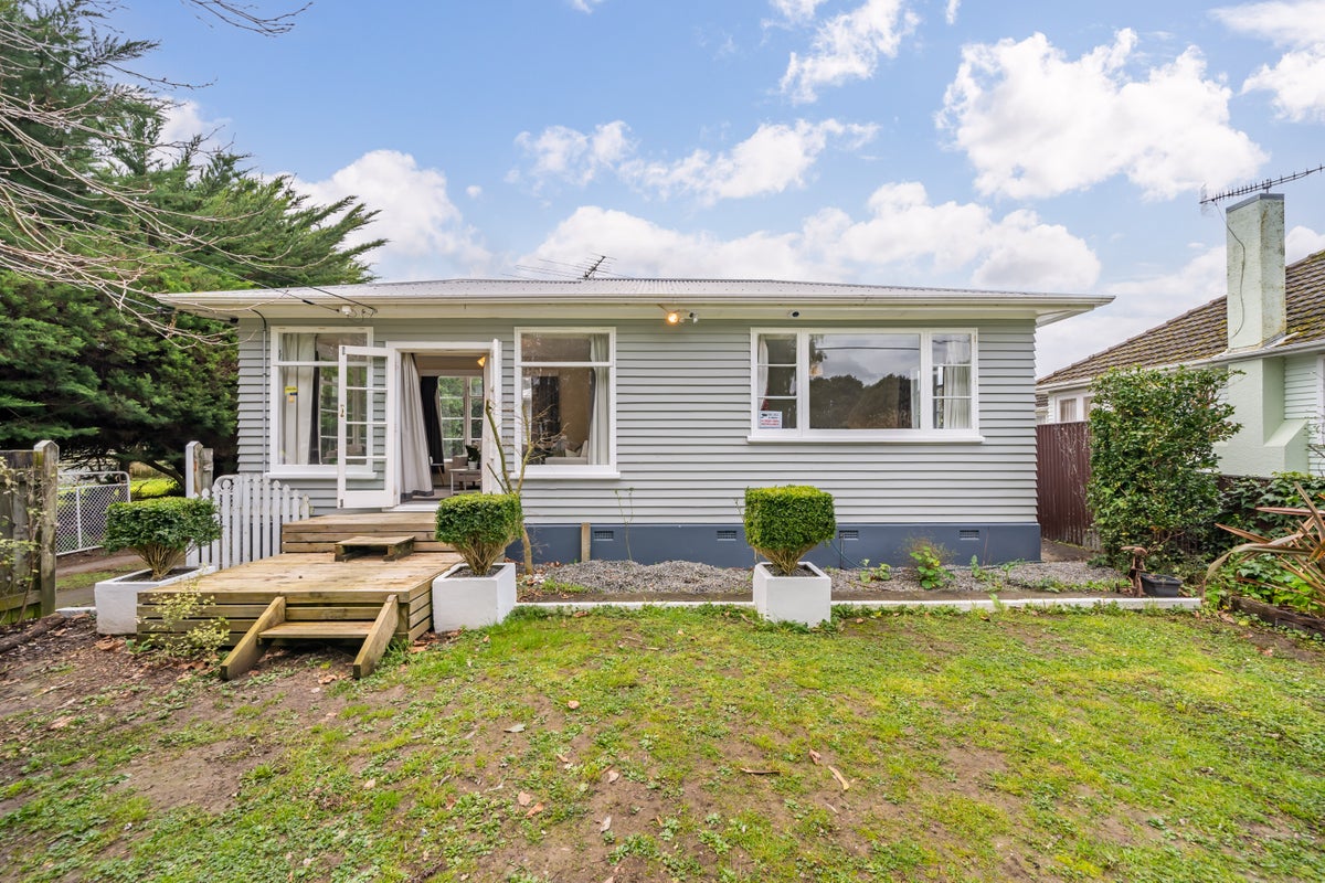 1/1000 Taita DR, Taita, Lower Hutt - Carousel 2