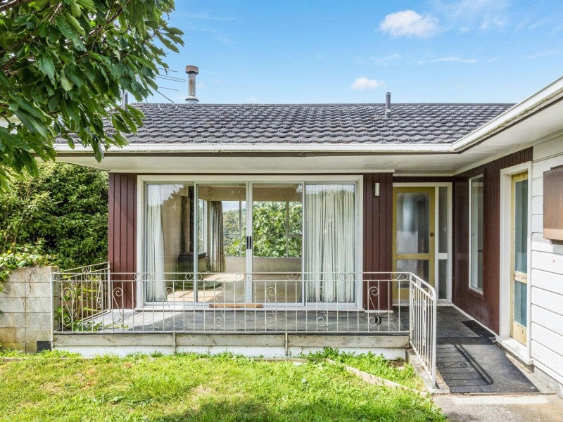 39 Discovery Drive, Whitby, Porirua - Carousel 2