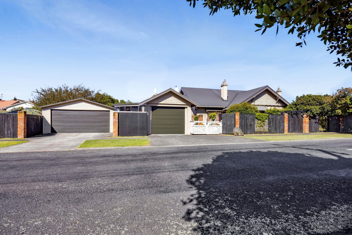 70 Collins Street, Hawera, Hawera - Carousel 1