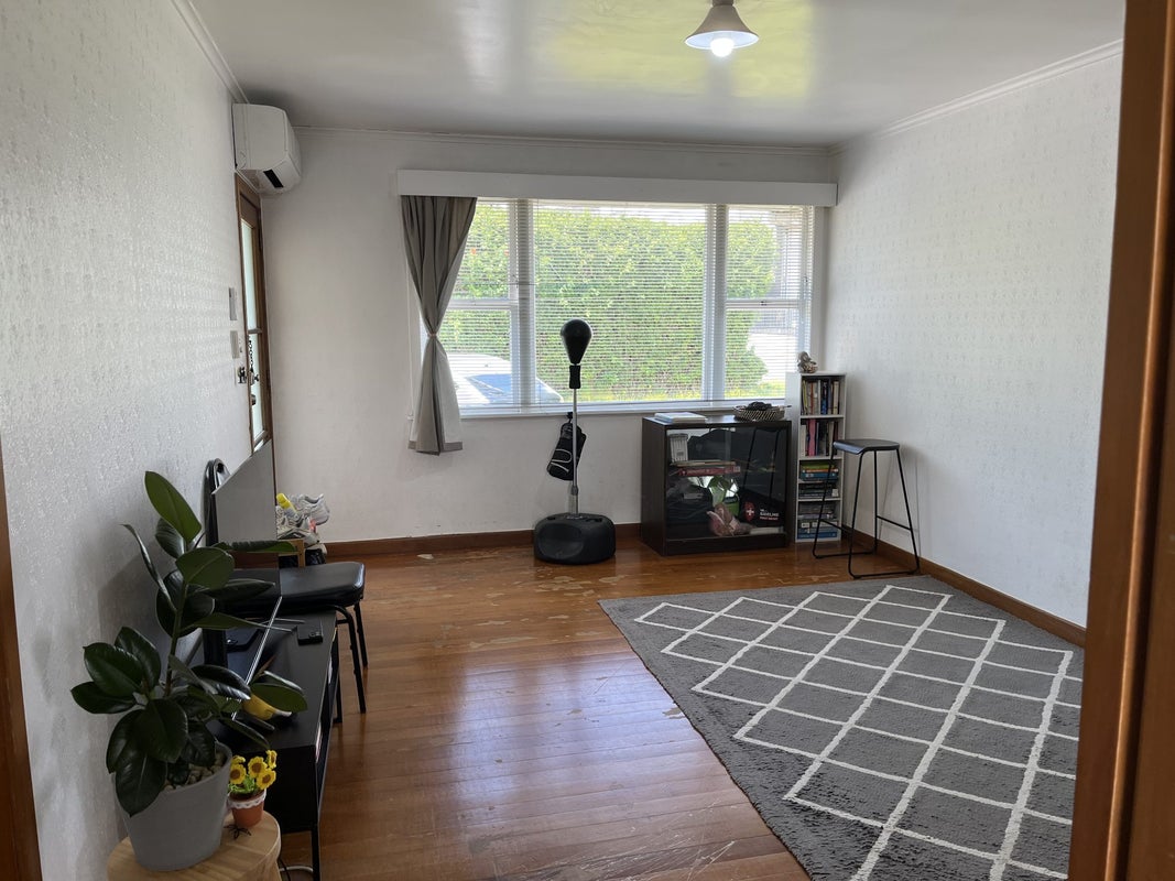 2/23 Hayr Road, Three Kings, Auckland - Carousel 2