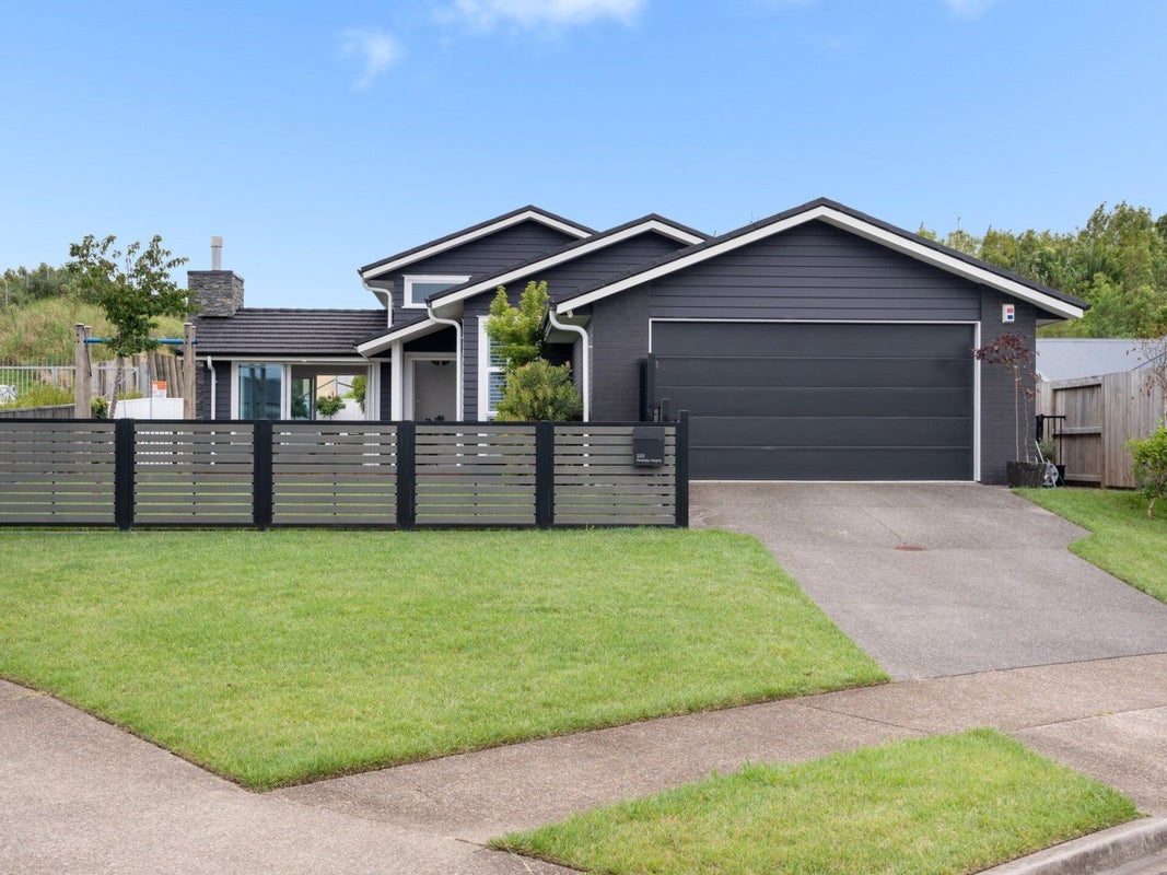 103 Penetaka Heights, Pyes Pa, Tauranga - Carousel 1