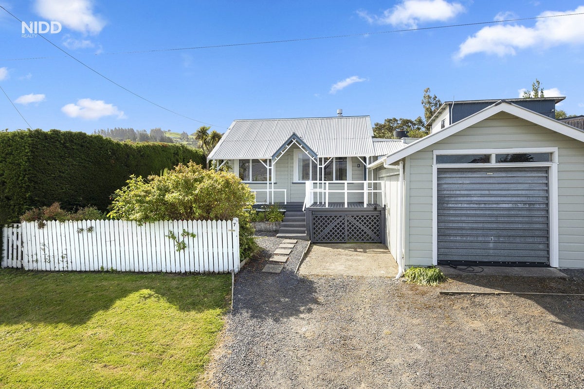 7 View Street, Warrington, Waikouaiti - Carousel 1