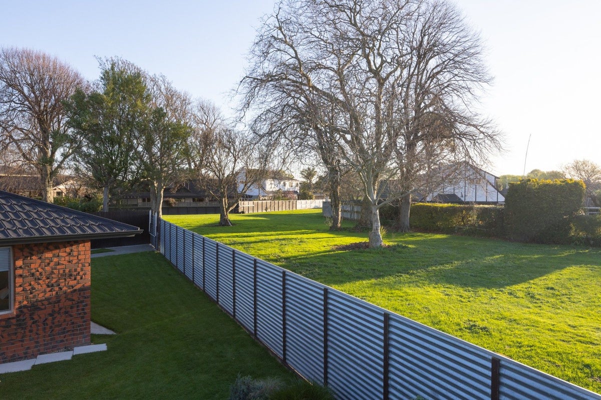 12 Caulfield Place, Awapuni, Palmerston North - Carousel 20