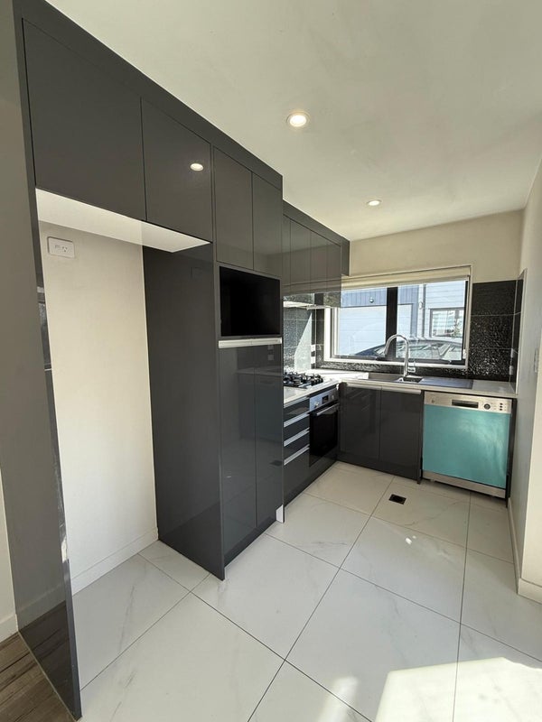 13 Shahkot Way, Papatoetoe, Auckland - Carousel 2