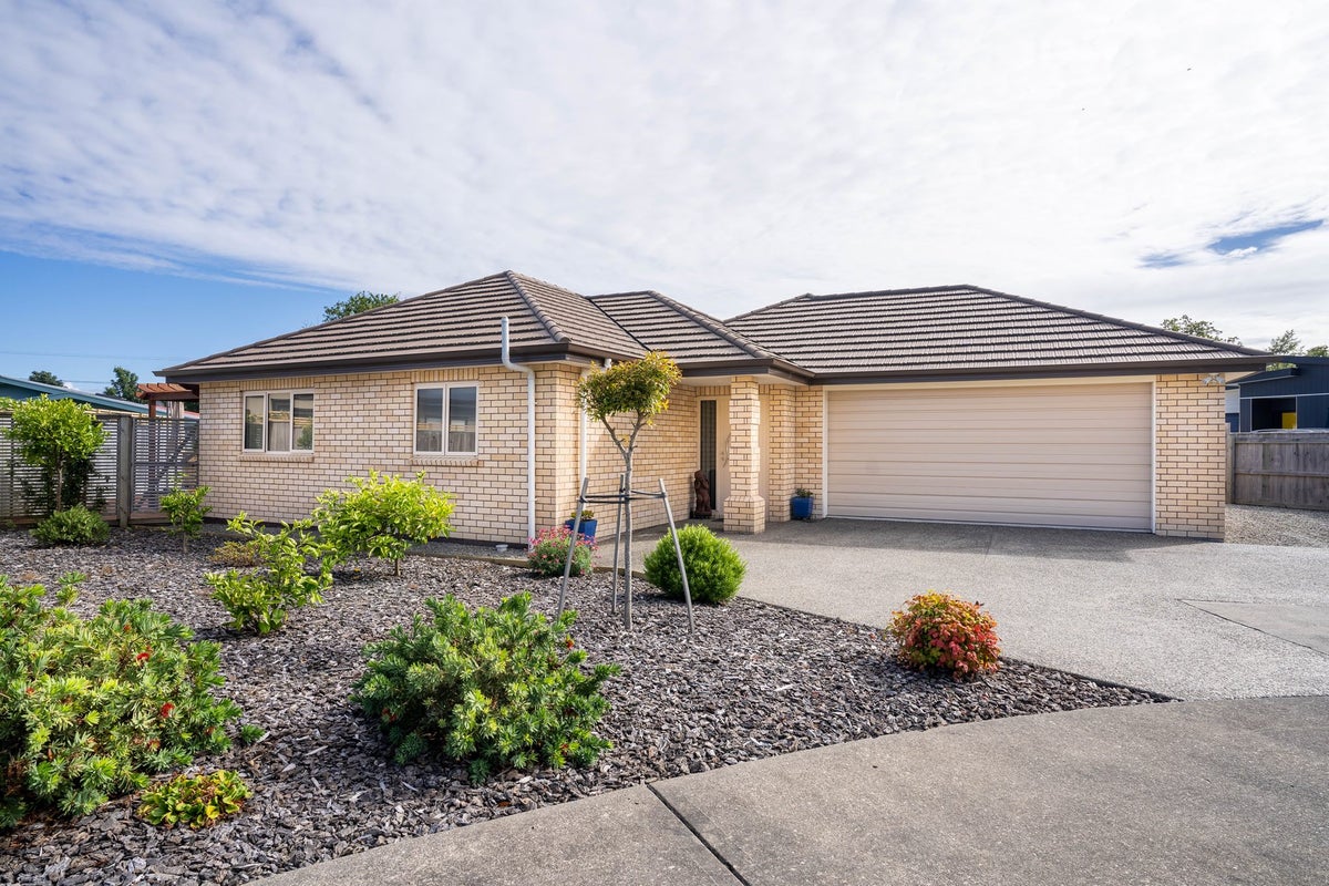 27 Kohikiko Place, Takaka - Carousel 1