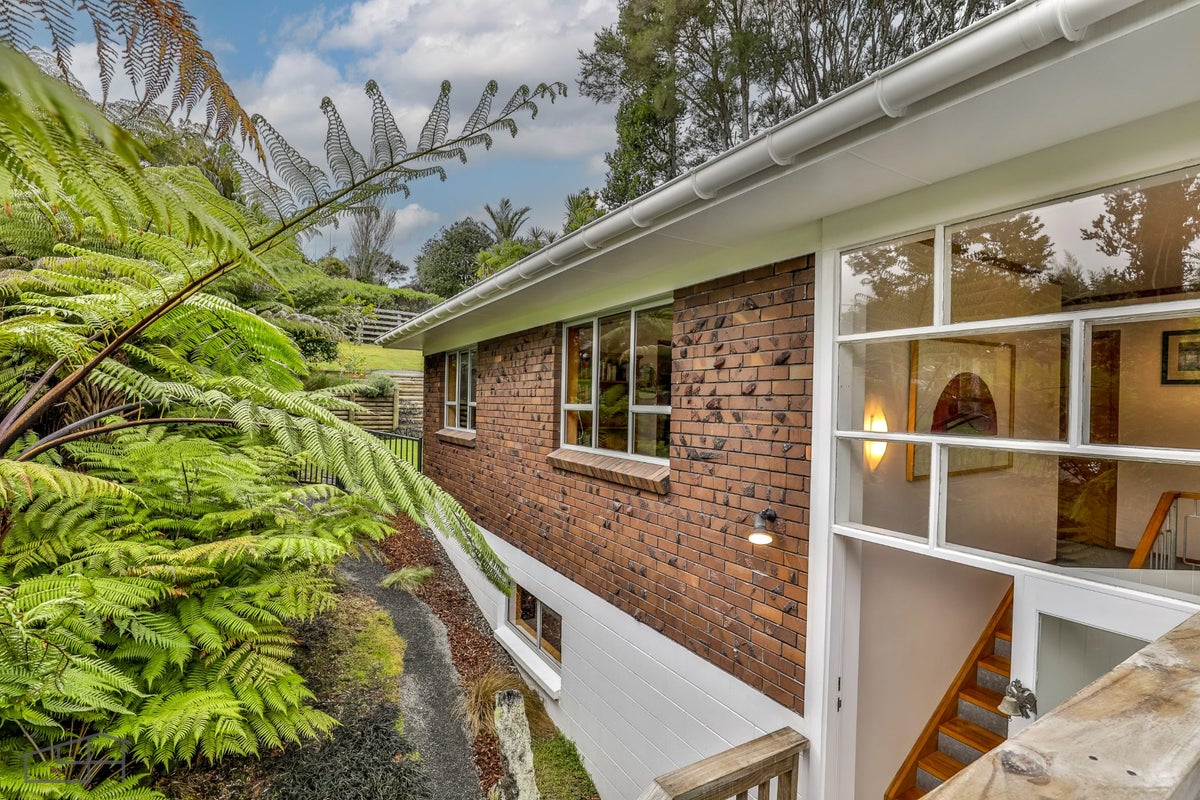 62 Atkinson Road, Titirangi, Auckland - Carousel 2