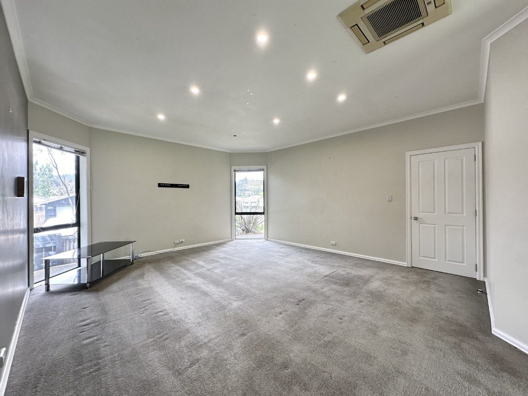 11 Cottle Heath Close, Manor Park, Lower Hutt - Carousel 2