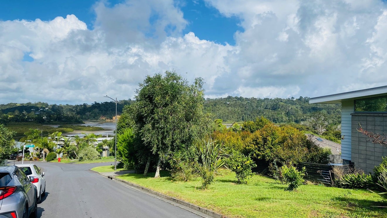 15 Schopolo Place, Schnapper Rock, Auckland - Carousel 12