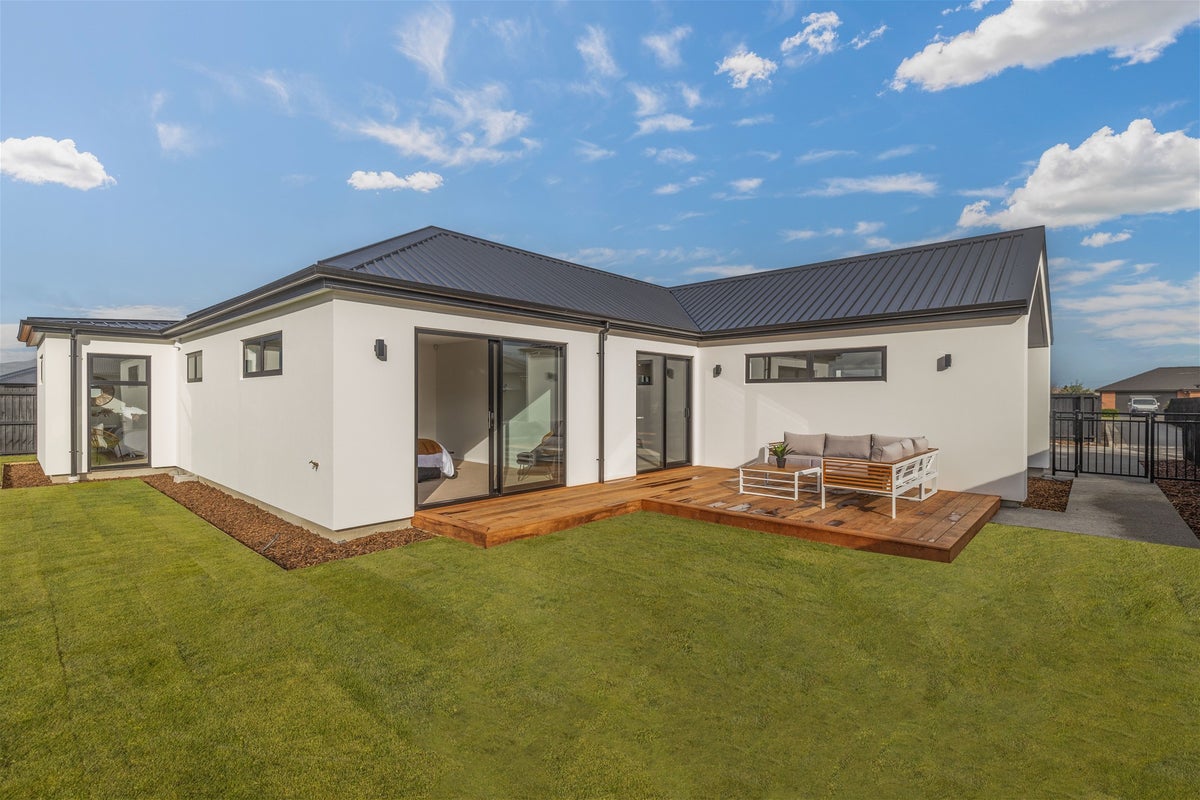 15 Little Gem Road, Hornby, Christchurch - Carousel 19