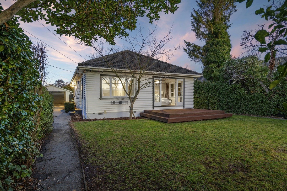 27 Aorangi Road, Bryndwr, Christchurch - Carousel 1