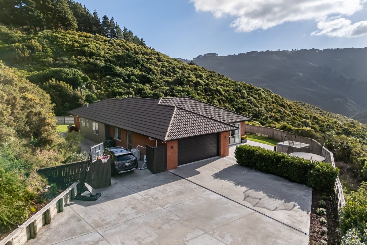 251 Maungaraki Road, Maungaraki, Lower Hutt - Carousel 2