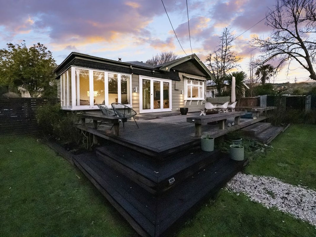 11 Aynsley Terrace, Hillsborough, Christchurch - Carousel 1