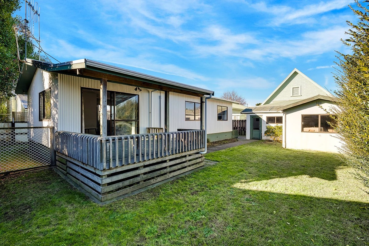 9B Matai Street, Maeroa, Hamilton - Carousel 1