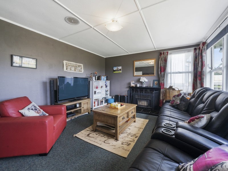 11 Tuki Street, Titahi Bay, Porirua - Carousel 1