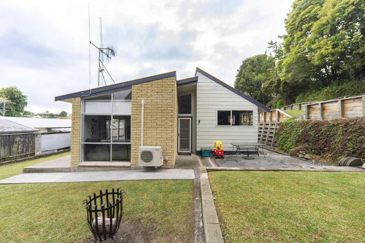 217 Whatawhata Road, Dinsdale, Hamilton - Carousel 1