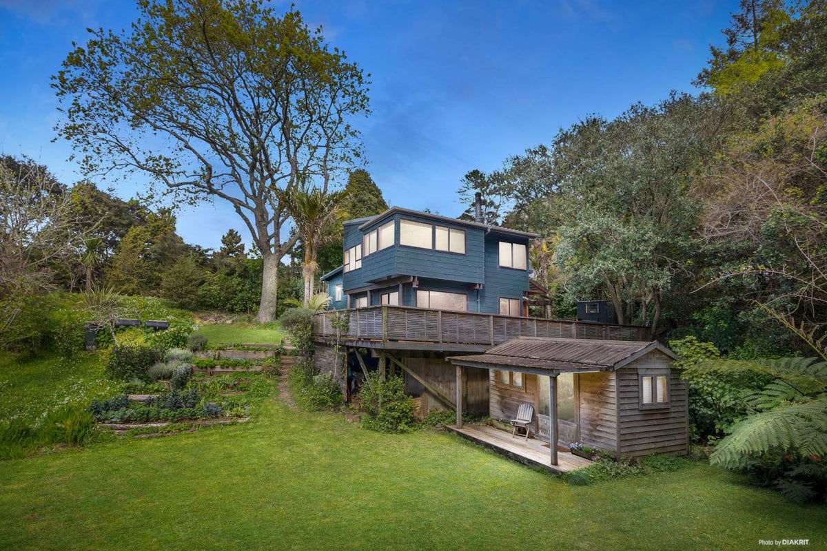 23 Warner Park Avenue, Laingholm, Auckland - Carousel 2