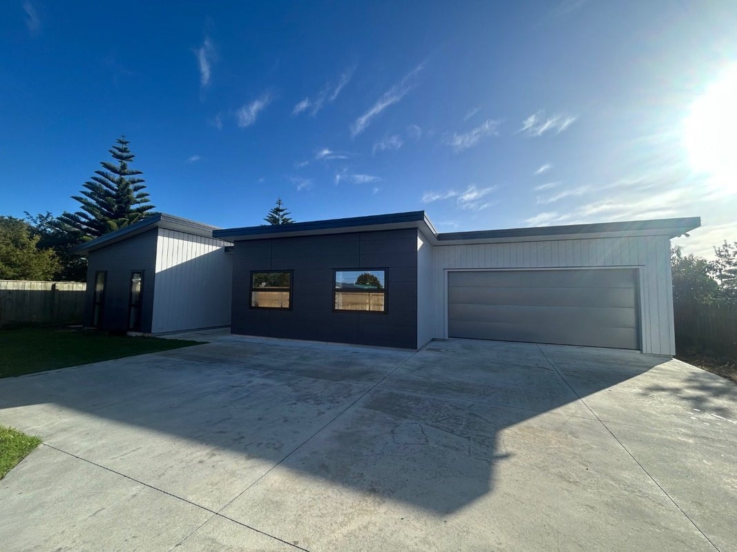 20 Hokio Beach Road, Levin, Levin - Carousel 2