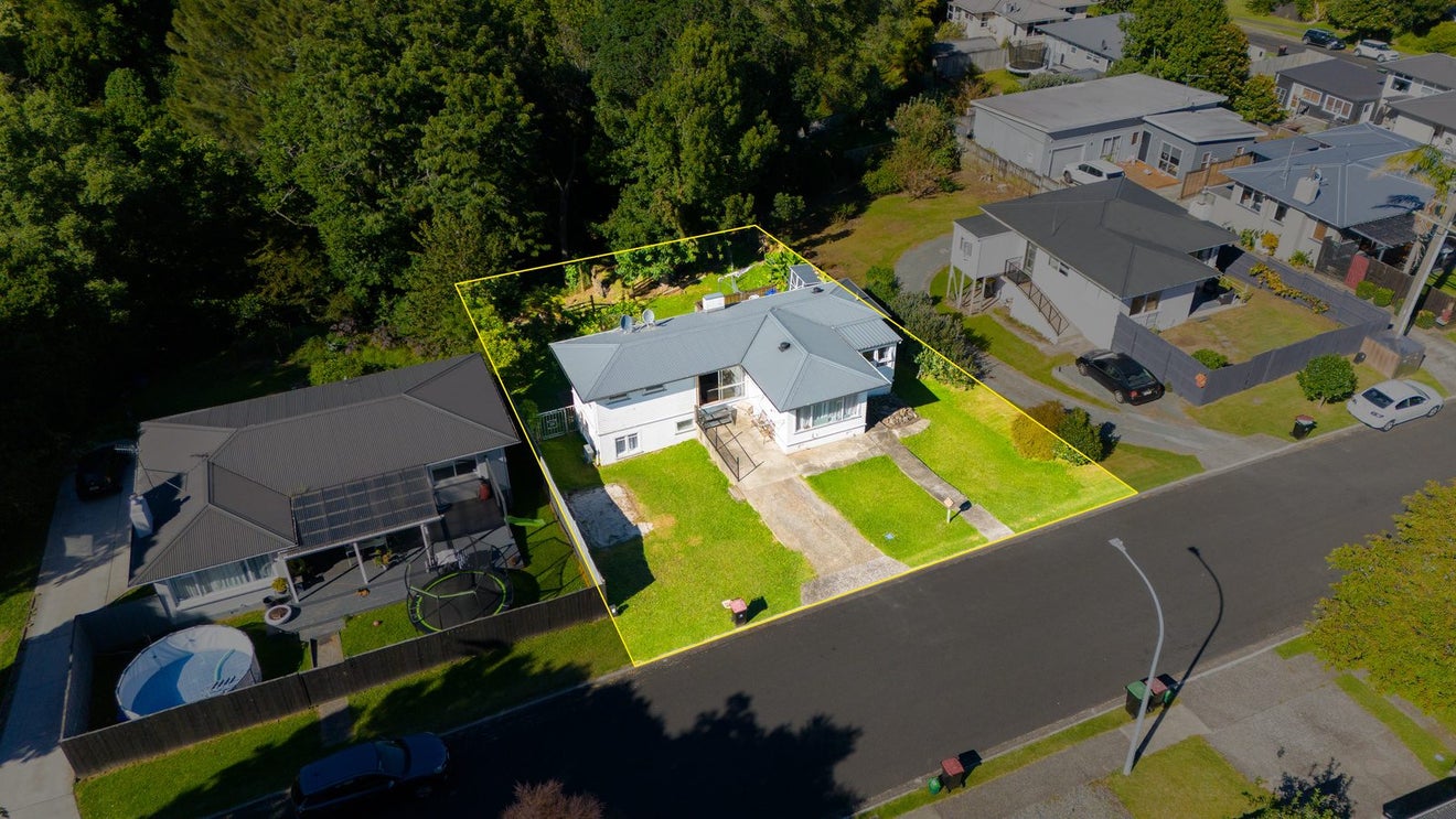 32 Argyll Road, Greerton, Tauranga - Carousel 21