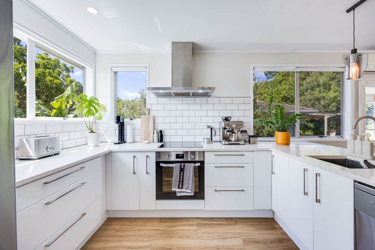 11 Airey Place, Torbay, North Shore City, Auckland - Carousel 2