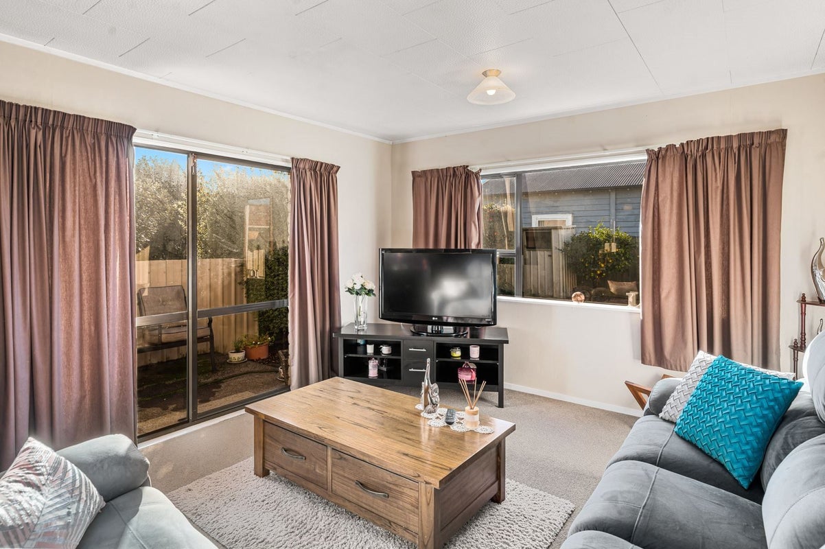 1/50 James Street, Glenholme, Rotorua - Carousel 2