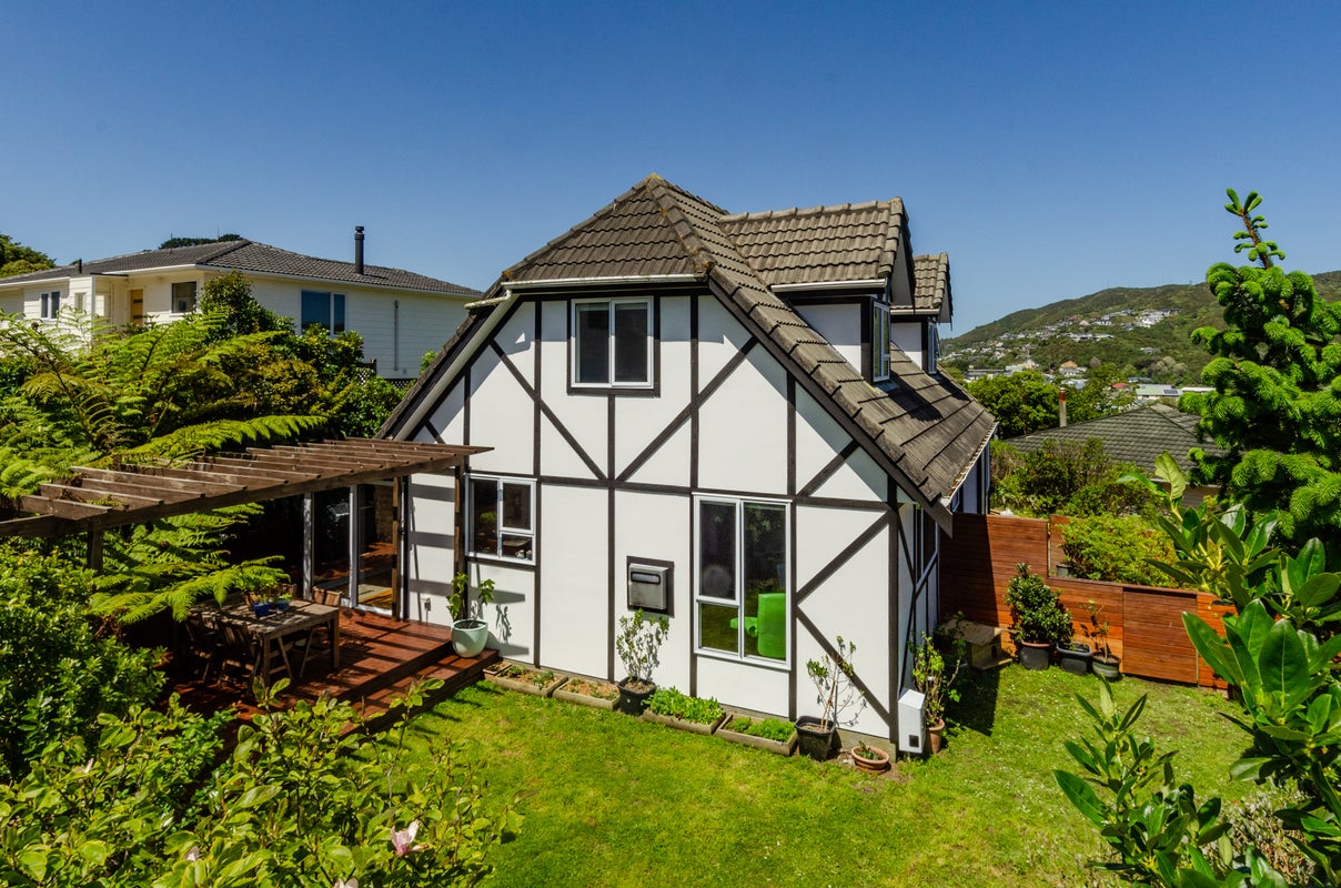 52 Percy Dyett Drive, Karori, Wellington - Carousel 1