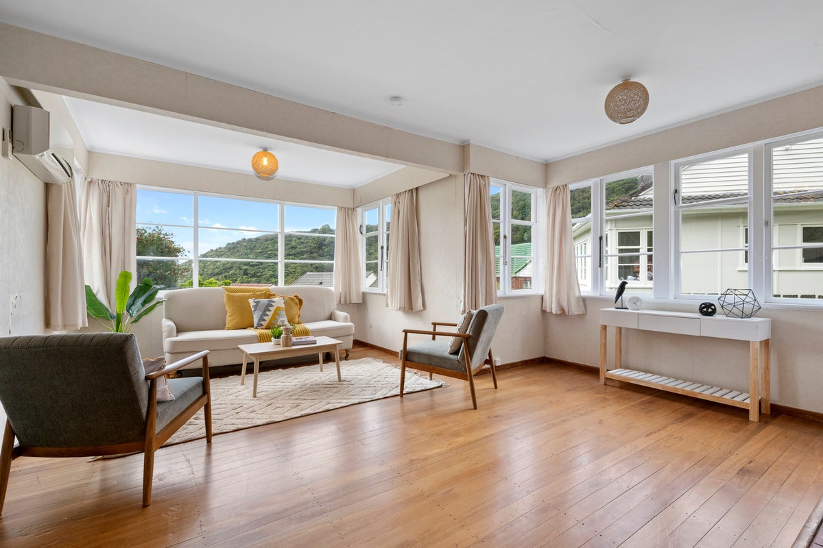 48 Wilkie Crescent, Naenae, Lower Hutt - Carousel 1