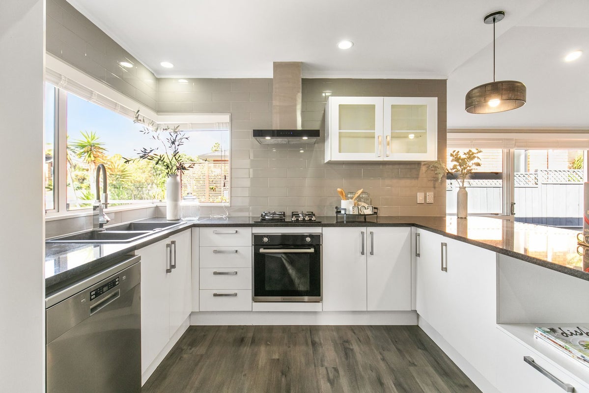 23 Kuripaka Crescent, The Gardens, Auckland - Carousel 2