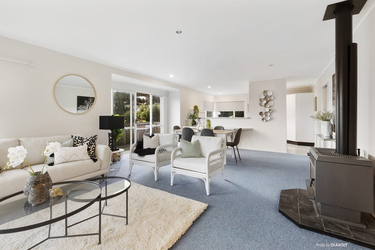 14B Bay Lair Grove, Island Bay, Wellington - Carousel 2