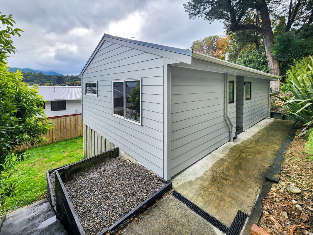 16 Crystal Grove, Birchville, Upper Hutt - Carousel 14