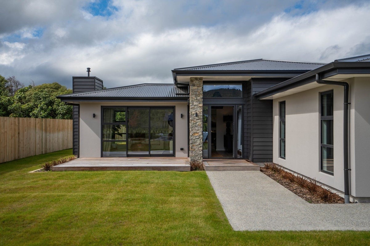 9 Seven Oaks Drive, Kinloch, Taupo - Carousel 2