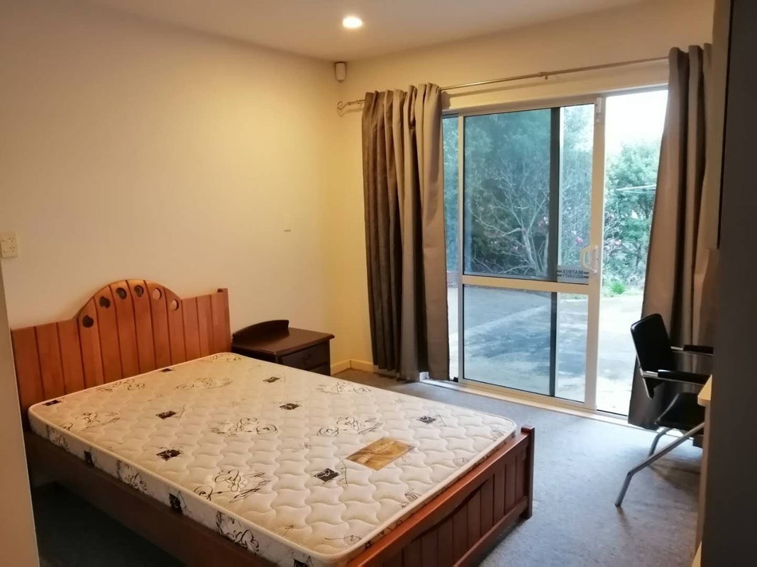8 Cricklade Terrace, Windsor Park, Auckland - Carousel 2