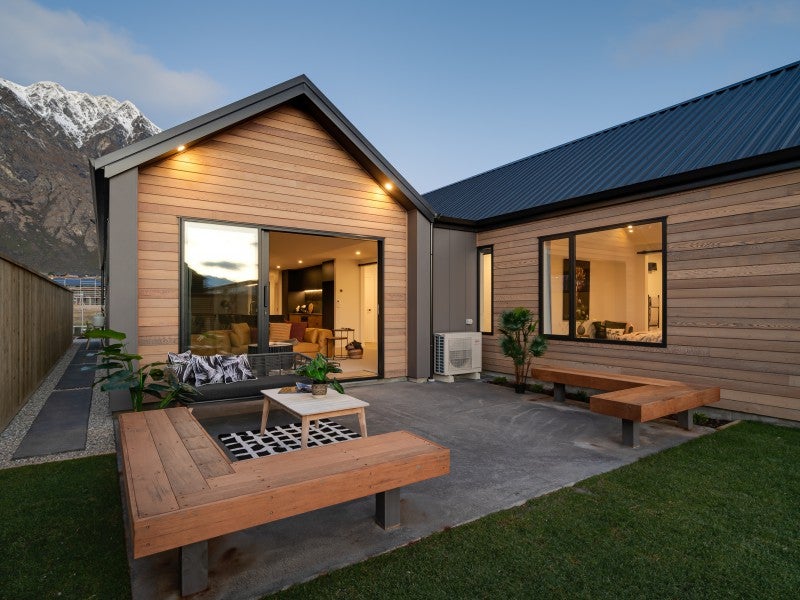 42 Corriedale Road, Jacks Point, Queenstown - Carousel 1