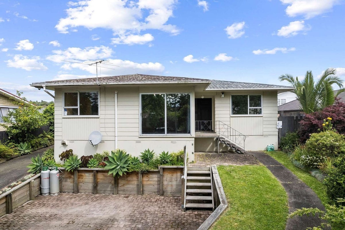 71 Sikkim Crescent, Clover Park, Auckland - Carousel 2