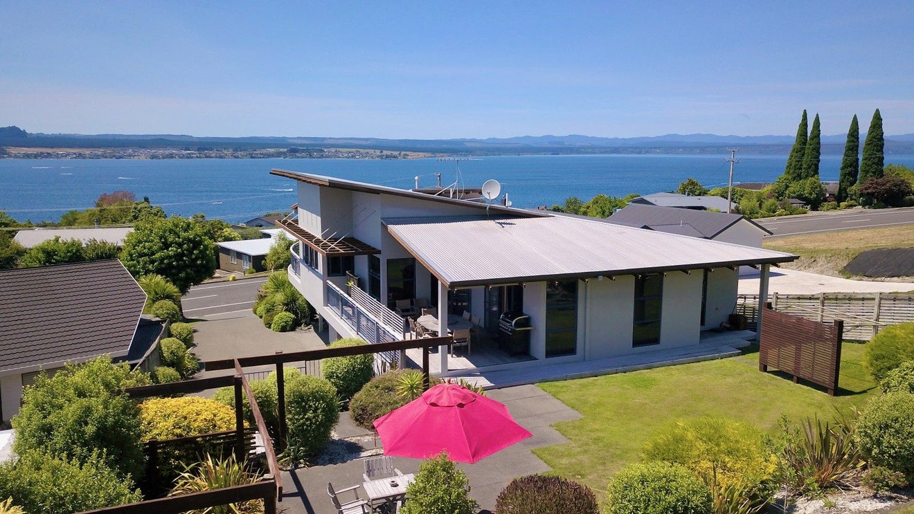 18 Wakeman Road, Acacia Bay, Taupo - Carousel 2