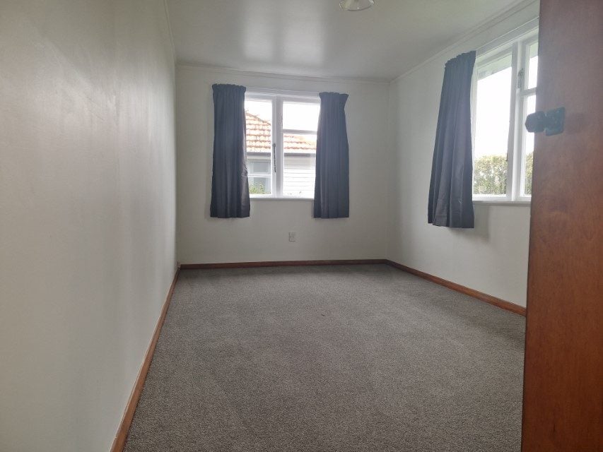 1/54 Lismore Street, Merrilands, New Plymouth - Carousel 6